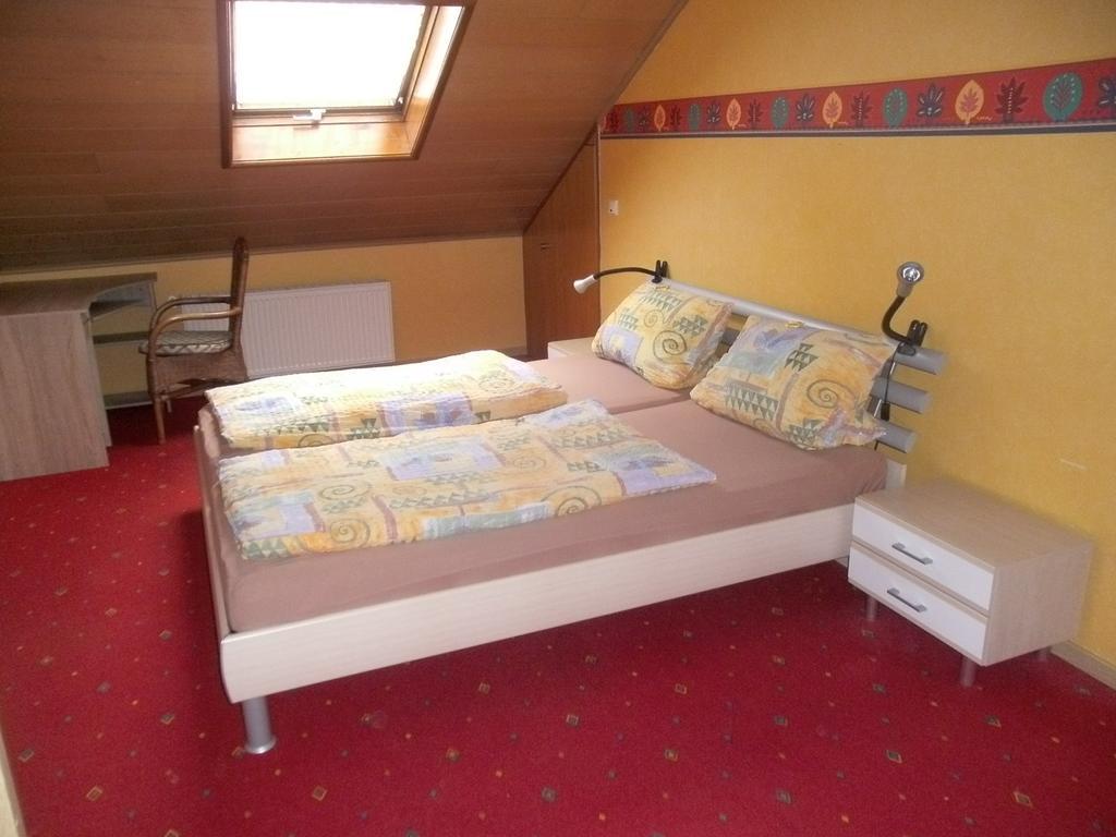 Pension Waldfrieden Maring-Noviand Habitación foto