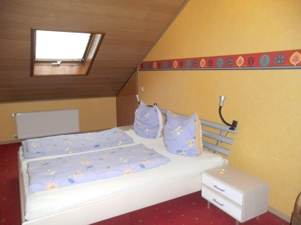 Pension Waldfrieden Maring-Noviand Habitación foto